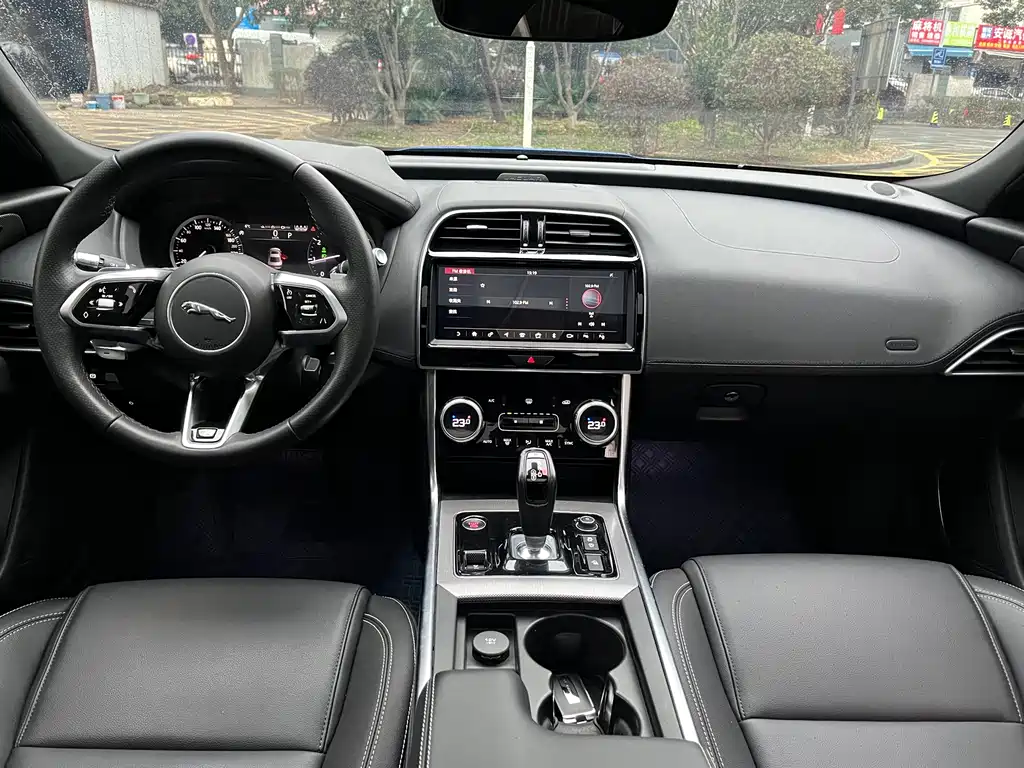 Jaguar XEL — миниатюра 6