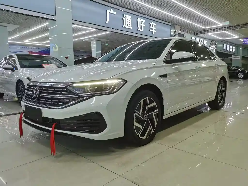 Volkswagen Sagitar 2024 300TSI DSG
