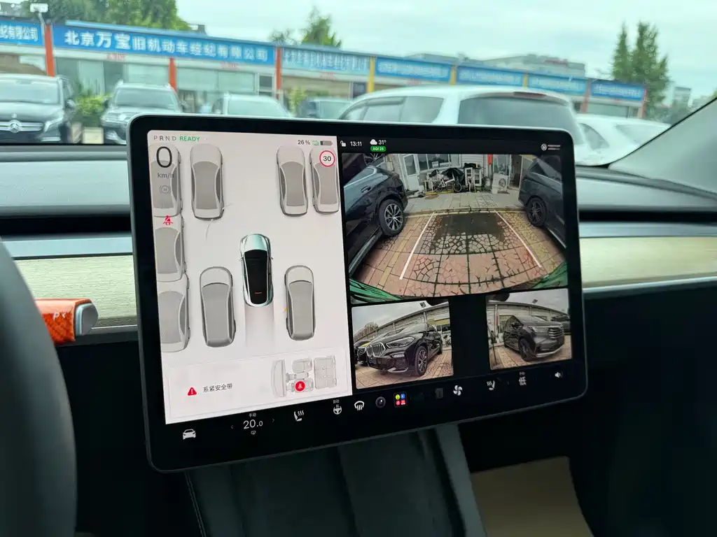 Tesla Model Y — миниатюра 11