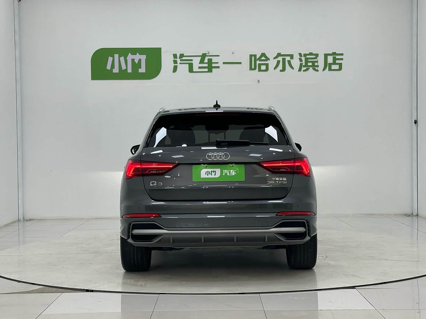 Audi Q3 1.4 л 2022 г. Серебристо-серый, пробег 10000 км