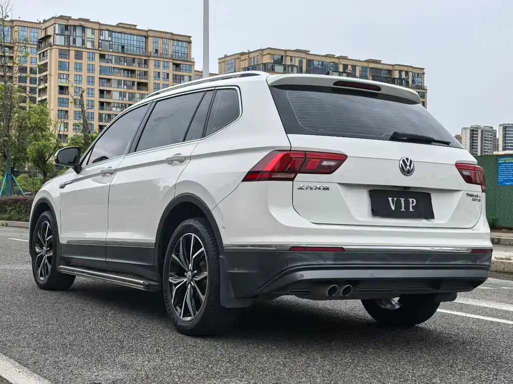 Volkswagen Tiguan L — миниатюра 7