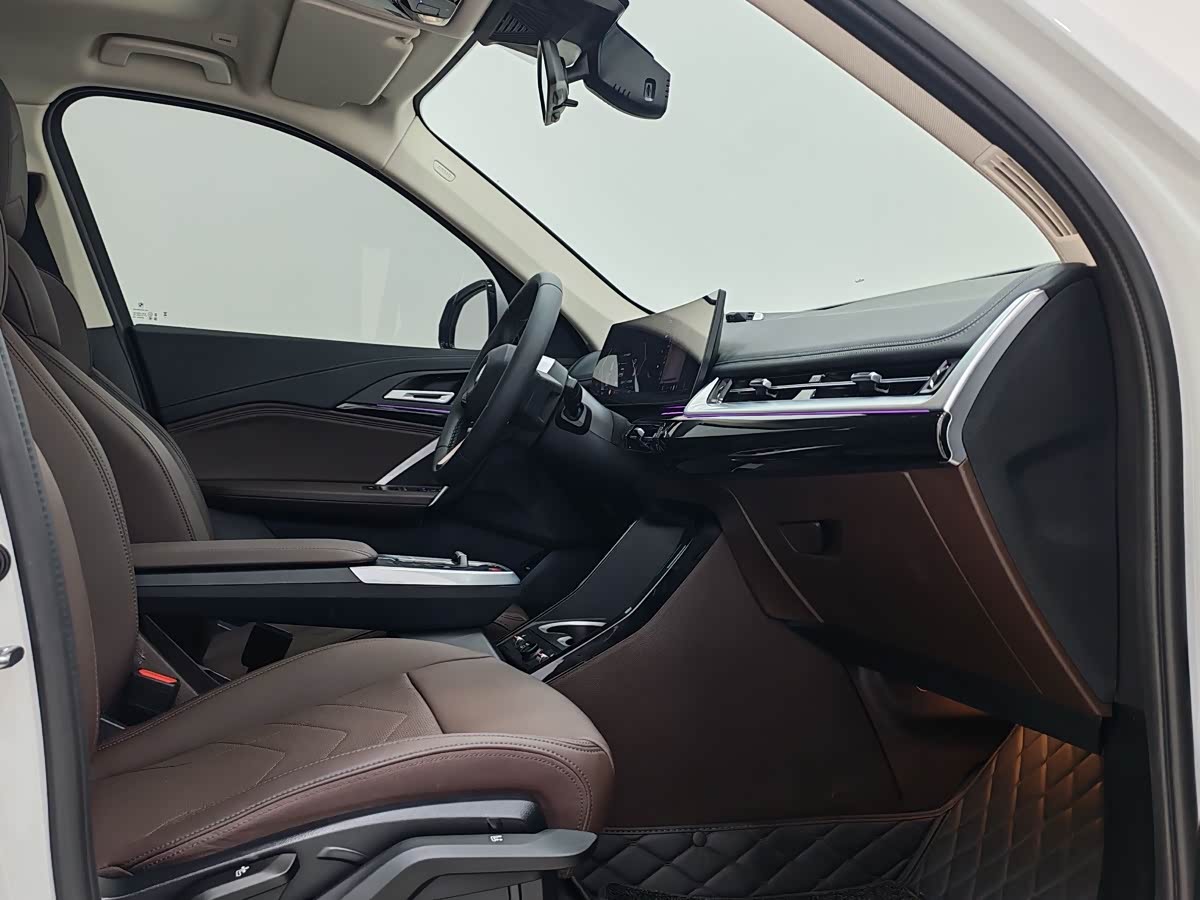 BMW X1 1.5 л 2024 г. Белый, пробег 23900 км