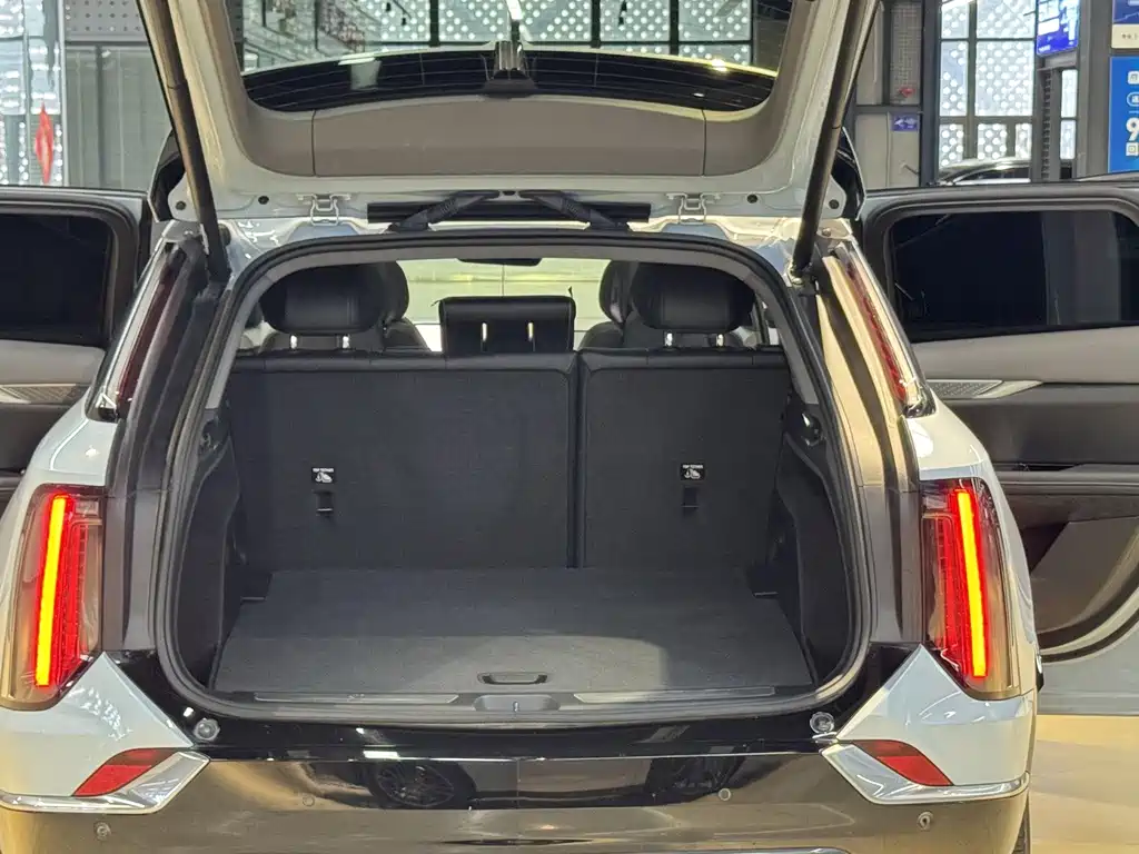 Cadillac IQ — миниатюра 18