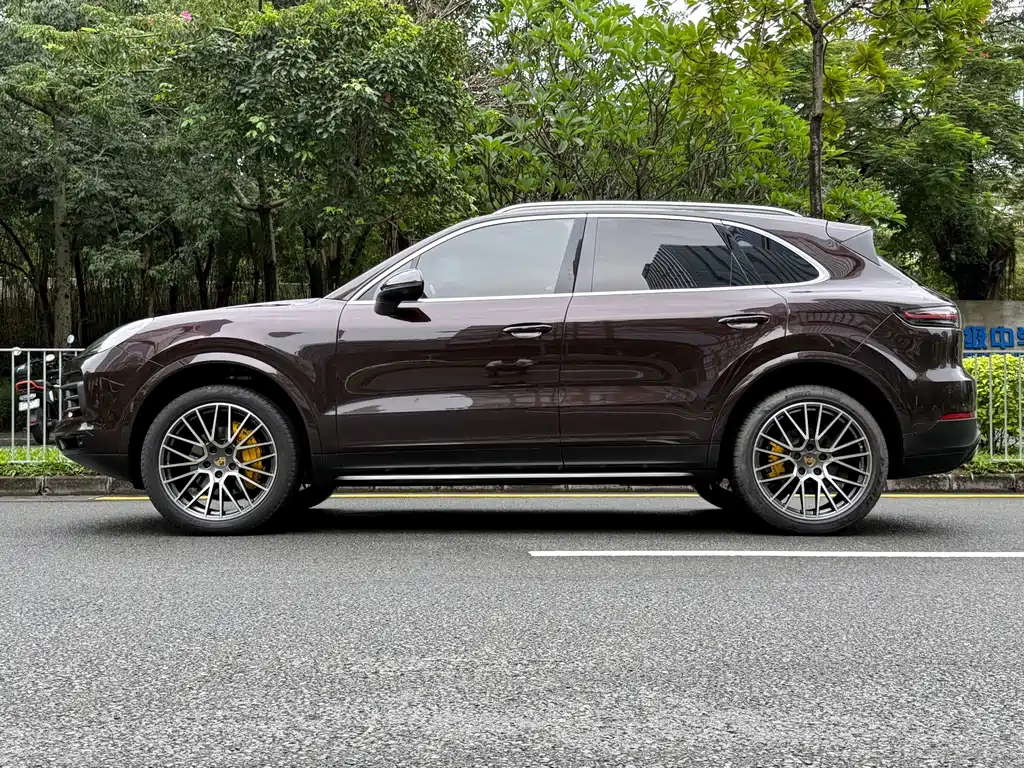 Porsche Cayenne — миниатюра 4