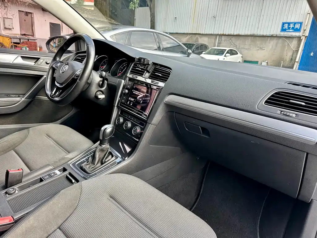 Volkswagen Golf — миниатюра 6