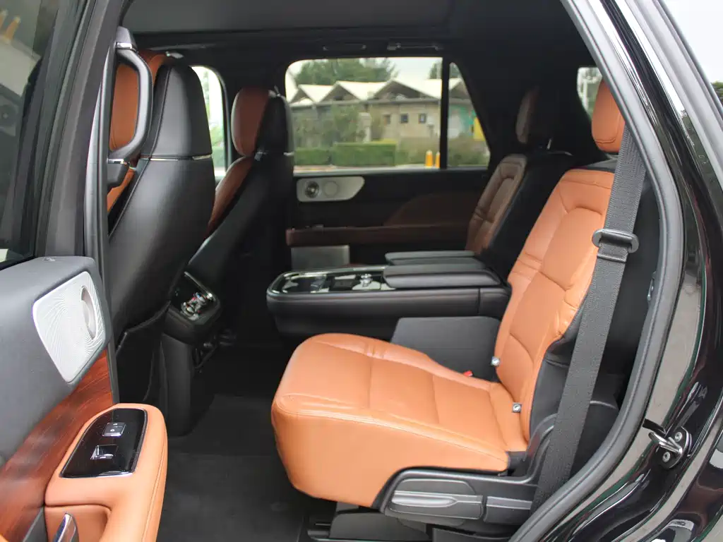 Lincoln Navigator — миниатюра 7