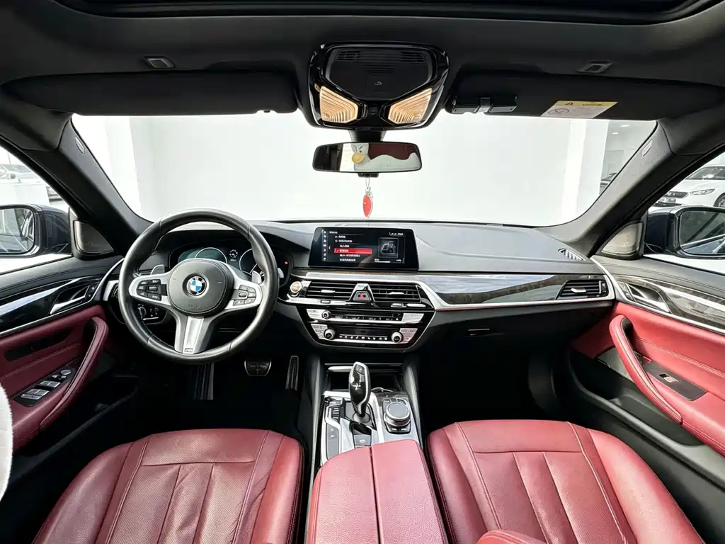 BMW 5 Series — миниатюра 4