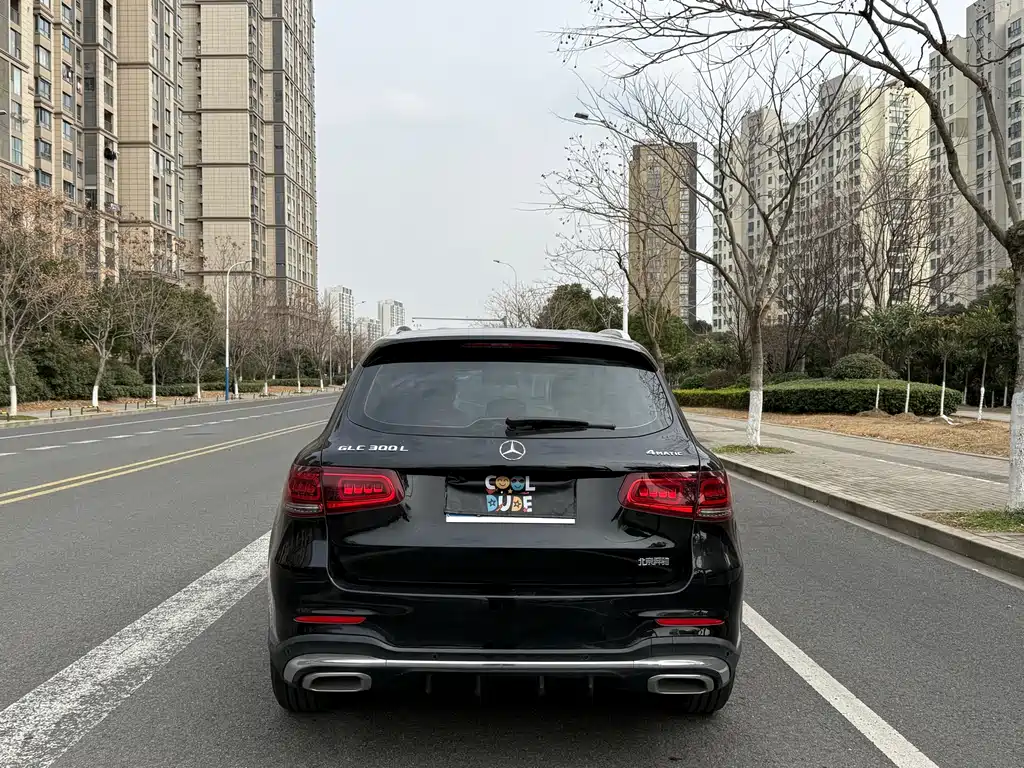 MERCEDES-BENZ GLC