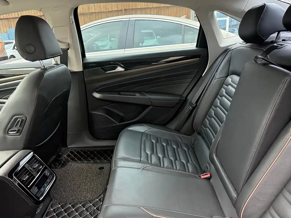 Volkswagen Passat — миниатюра 7