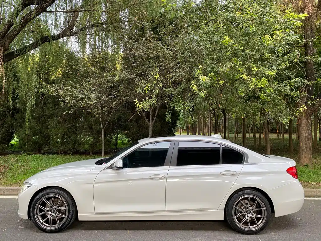 BMW 3 Series — миниатюра 3