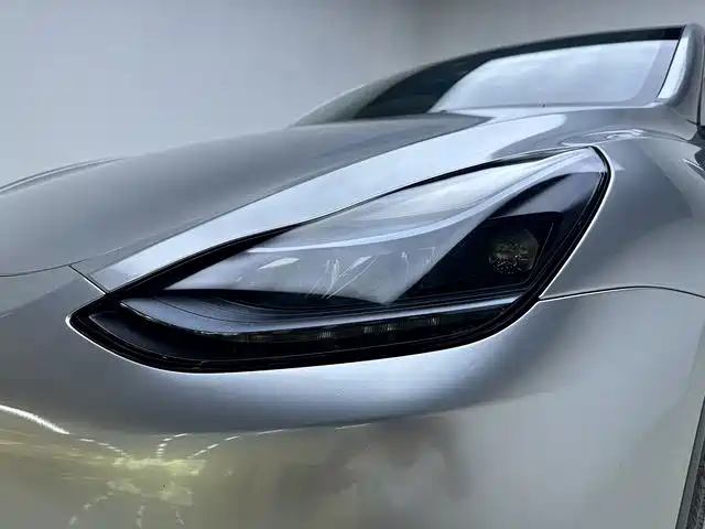 Tesla Model Y — миниатюра 19