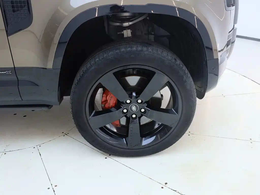Land Rover Defender — миниатюра 7