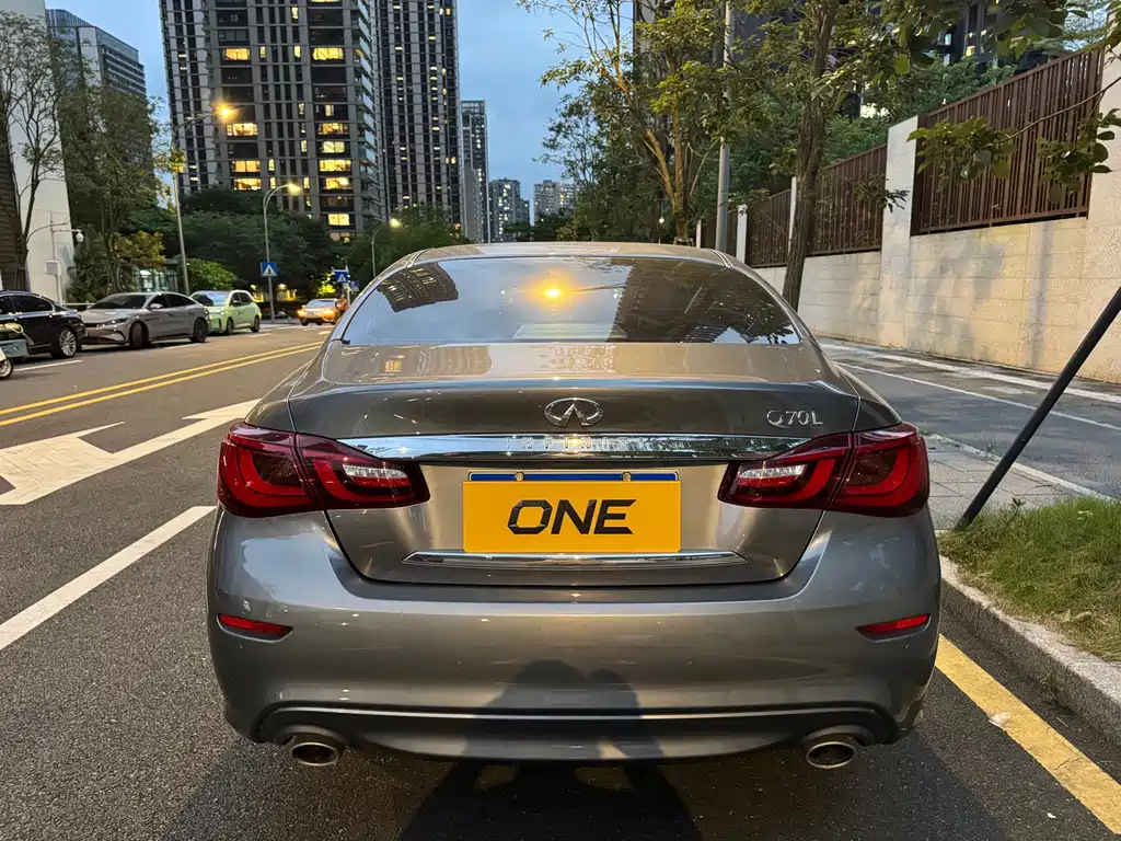 Infiniti Q70 — миниатюра 7