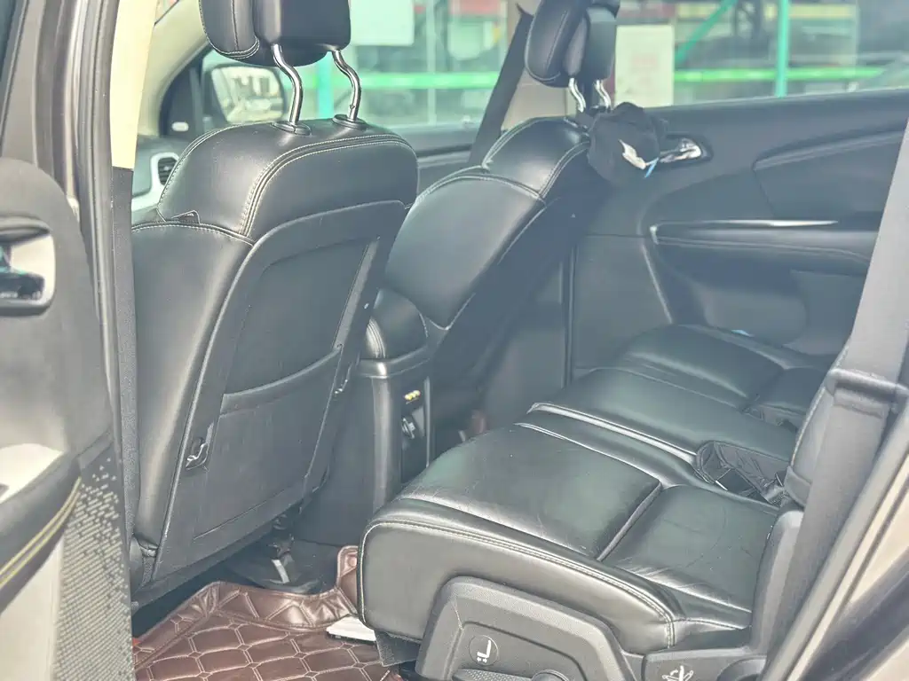 Dodge Journey — миниатюра 4
