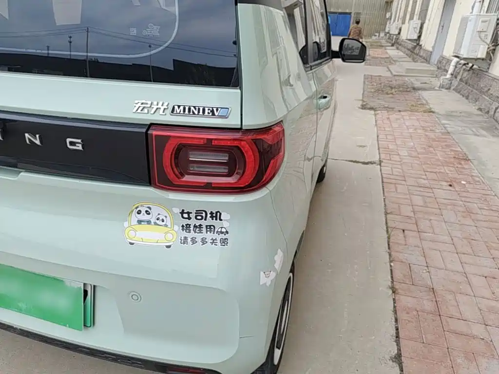 Wuling MINIEV — миниатюра 8