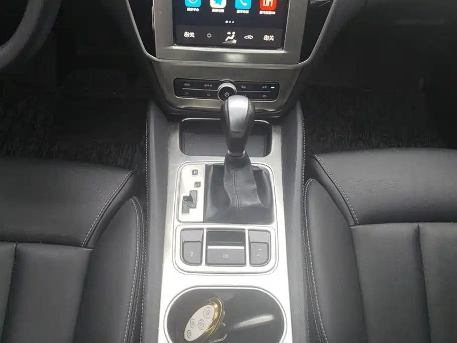 BYD MAX — миниатюра 16