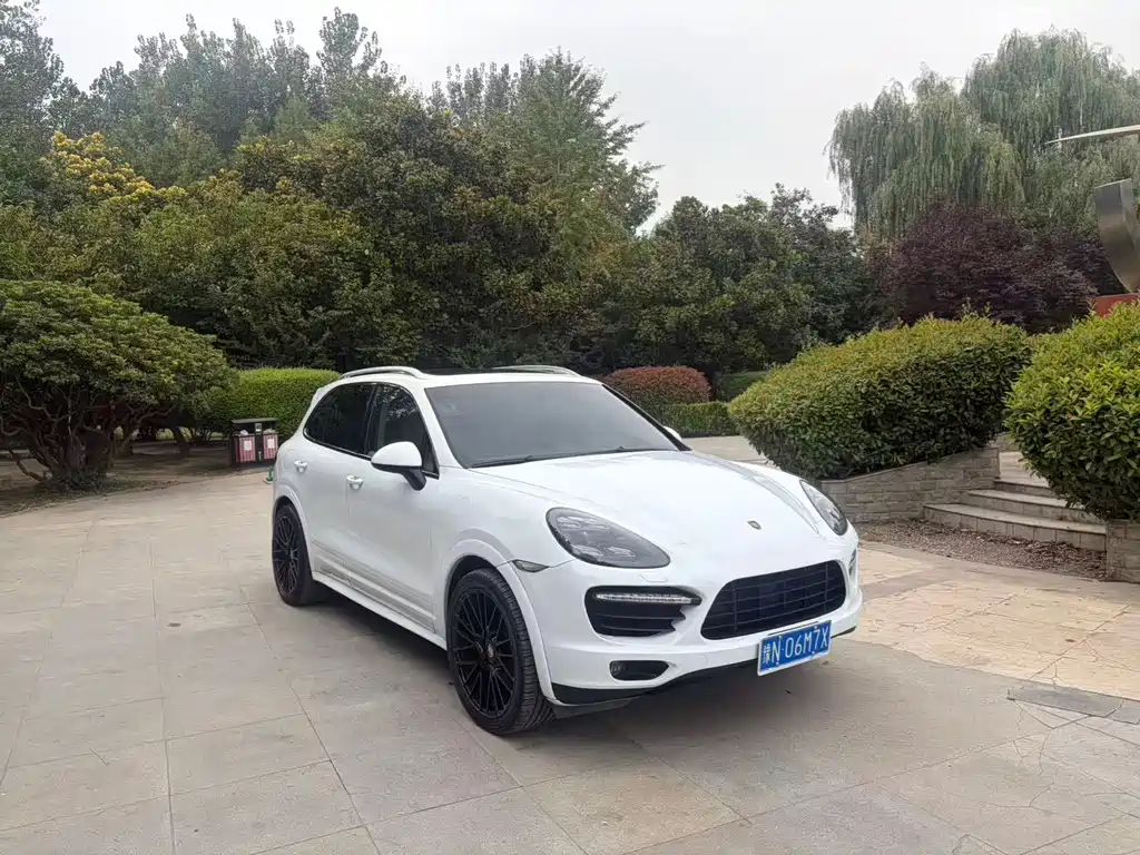 Porsche Cayenne — миниатюра 3
