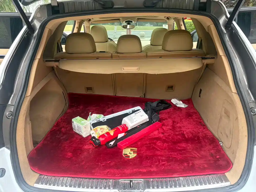 Porsche Cayenne — миниатюра 12