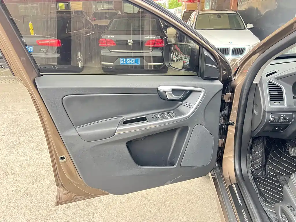 Volvo XC60 — миниатюра 6