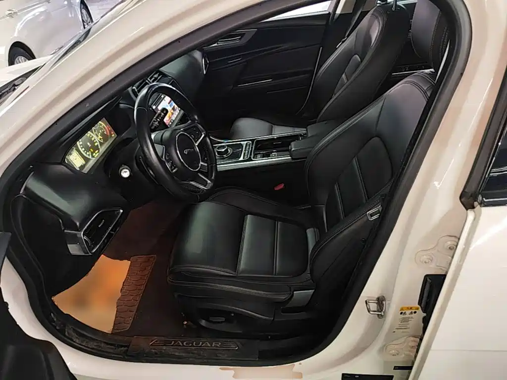 Jaguar XEL — миниатюра 15