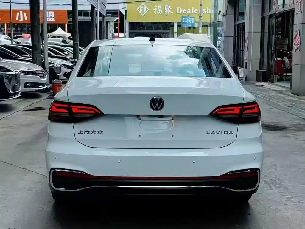 Volkswagen Lavida — миниатюра 9