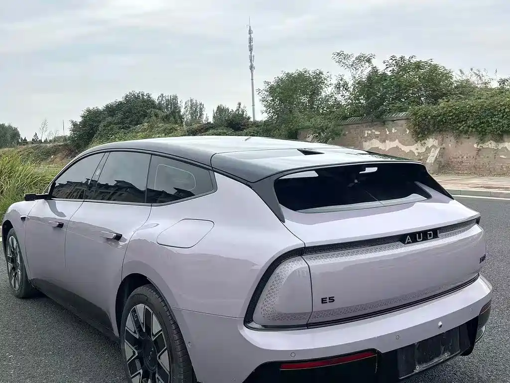 Audi E5 Sportback — миниатюра 6