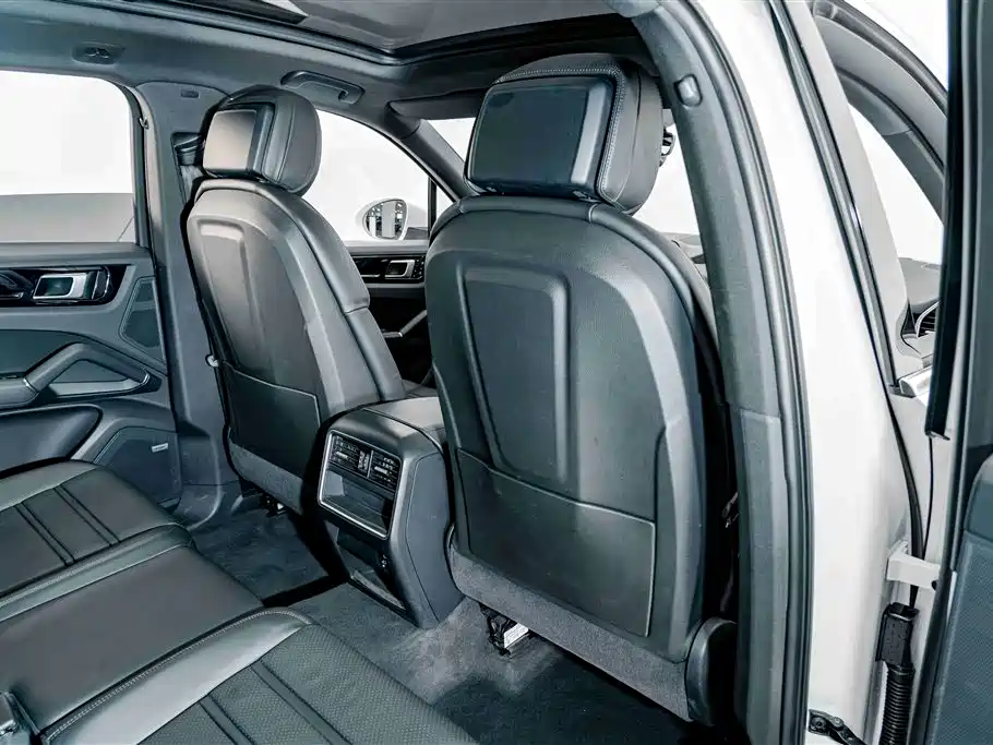 Porsche Cayenne — миниатюра 20