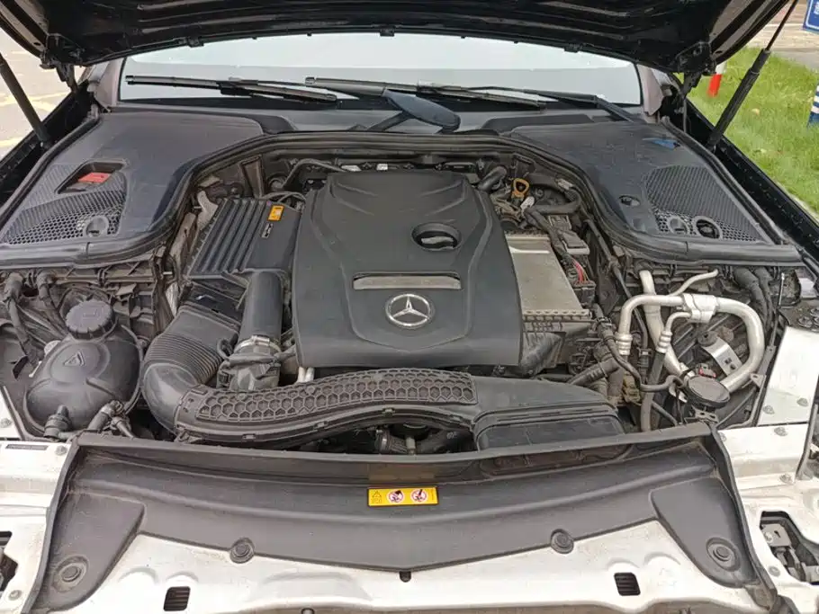 Mercedes-Benz E-Class — миниатюра 10