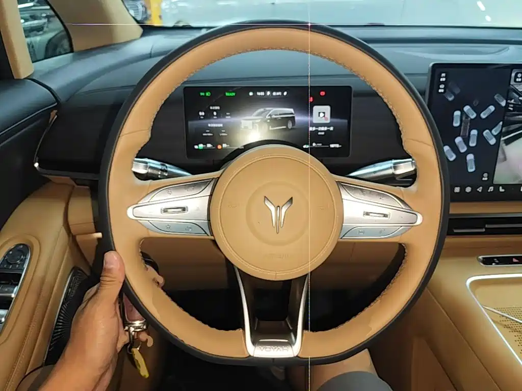 VOYAH Dreamer — миниатюра 11