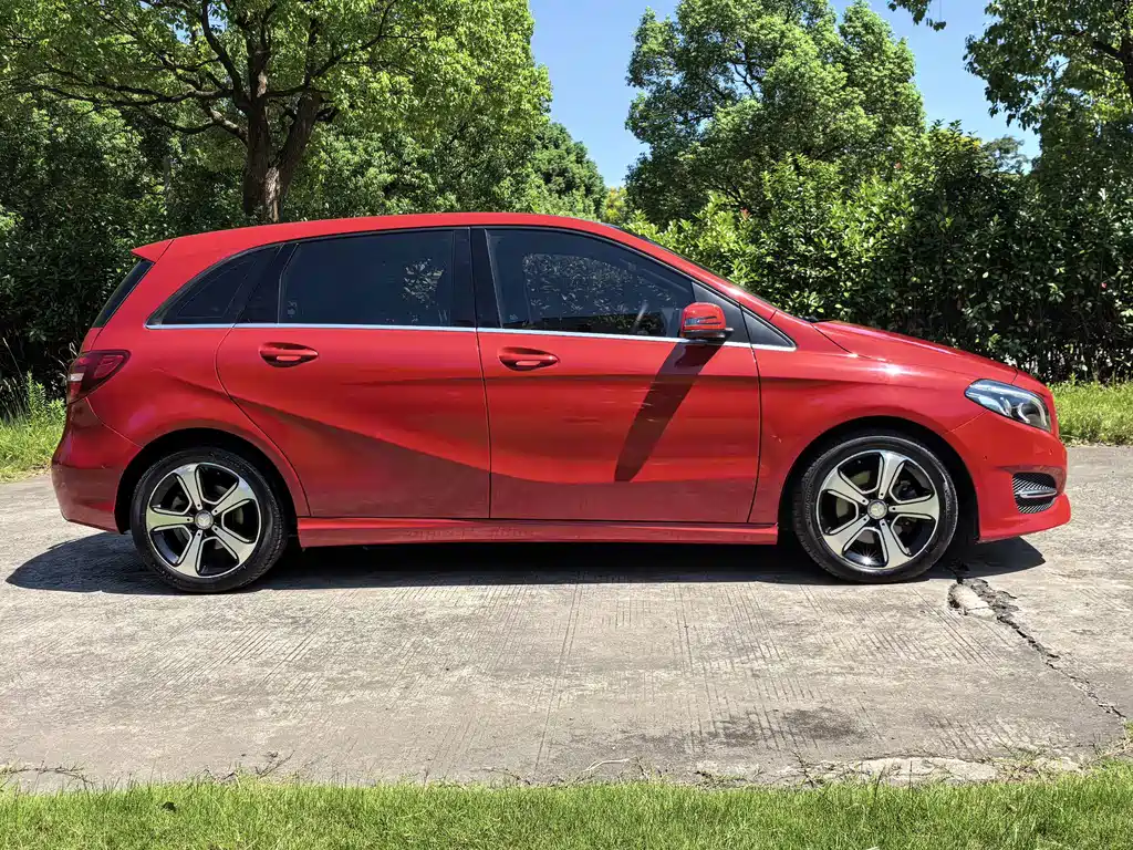 Mercedes-Benz B-Class — миниатюра 17