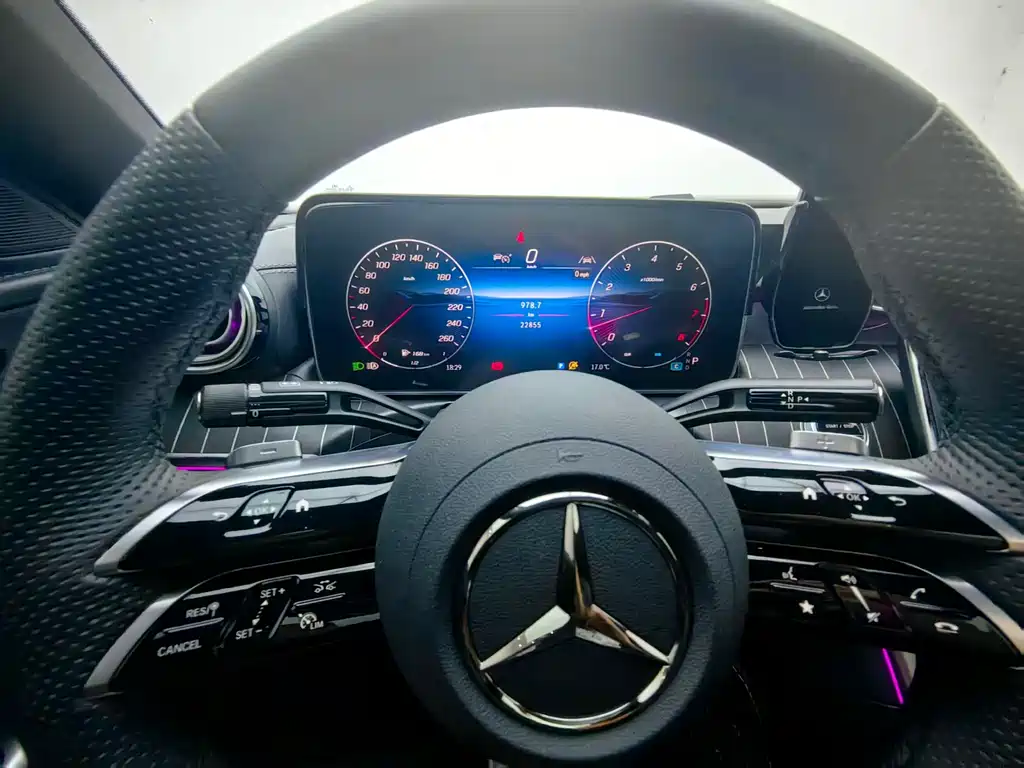 Mercedes-Benz C-Class — миниатюра 8
