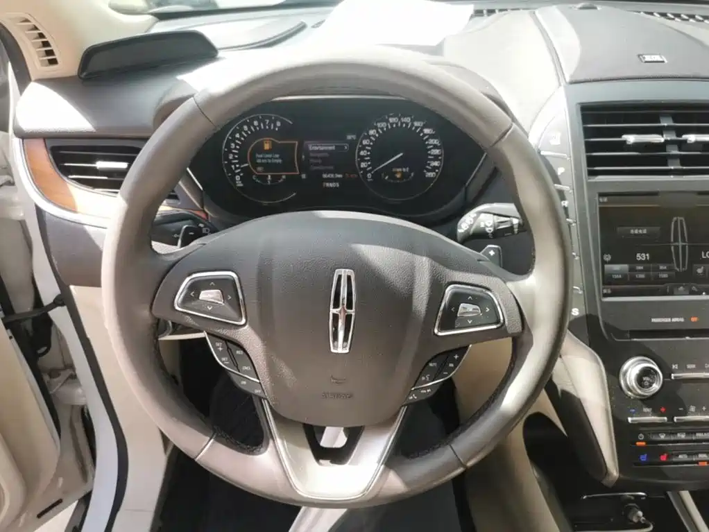 Lincoln MKC — миниатюра 11