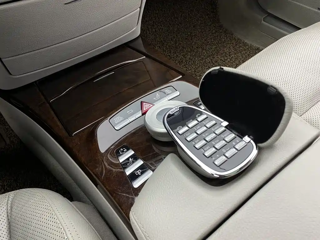Mercedes-Benz S-Class — миниатюра 23
