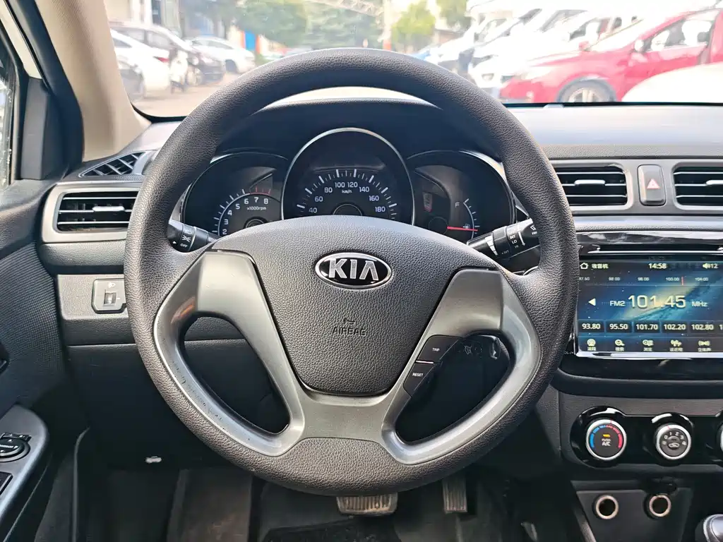 Kia K2 — миниатюра 12