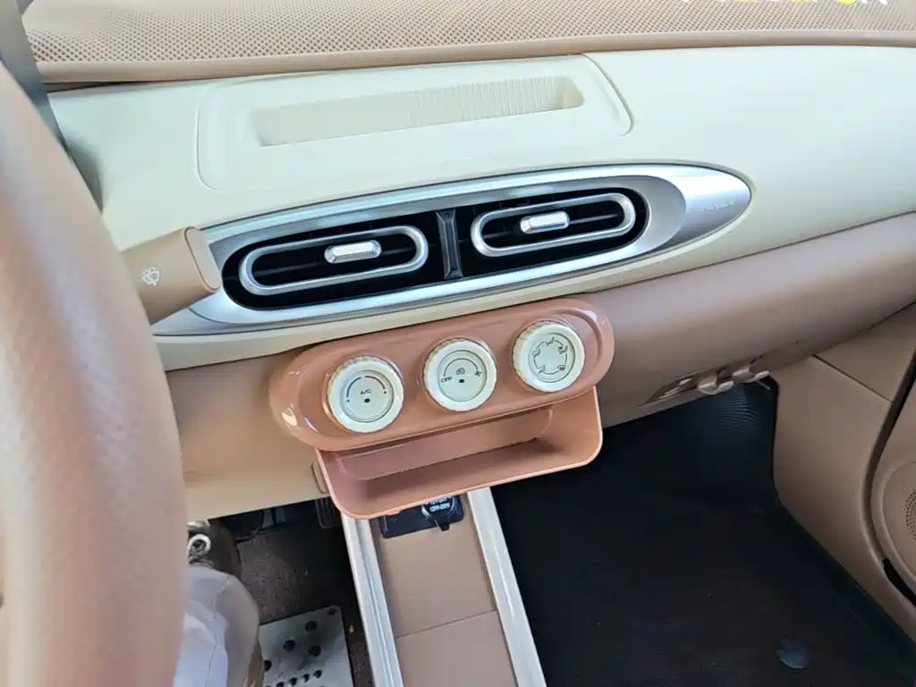Wuling MINIEV — миниатюра 13