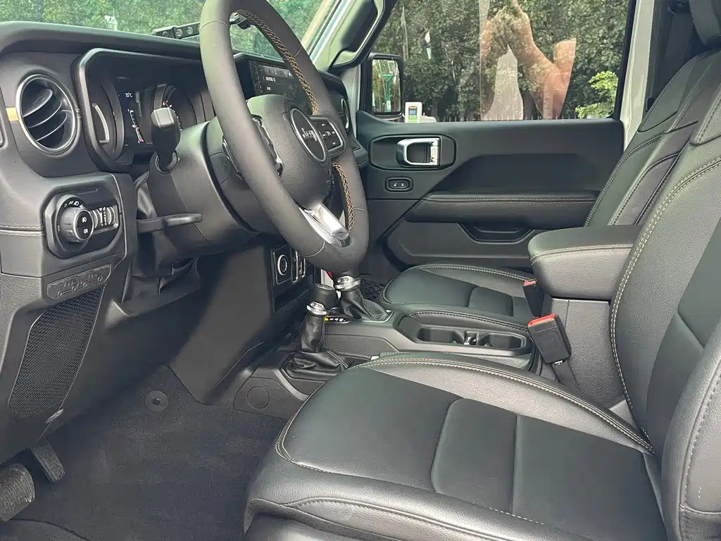 Jeep Wrangler — миниатюра 10