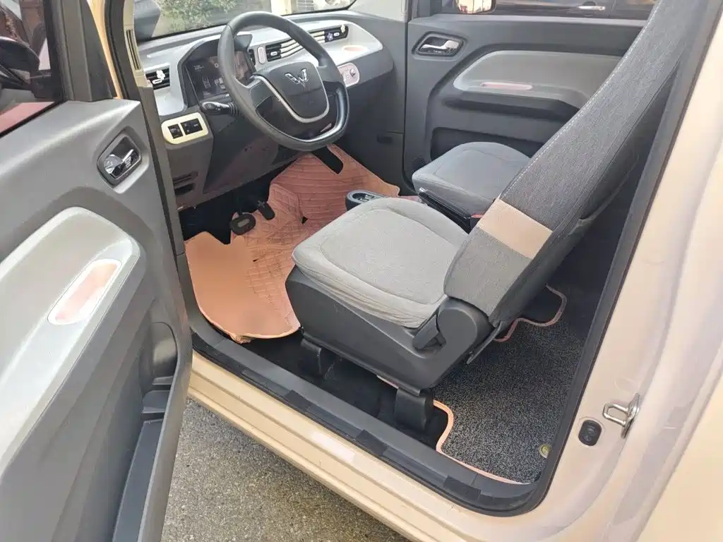 Wuling MINIEV — миниатюра 12