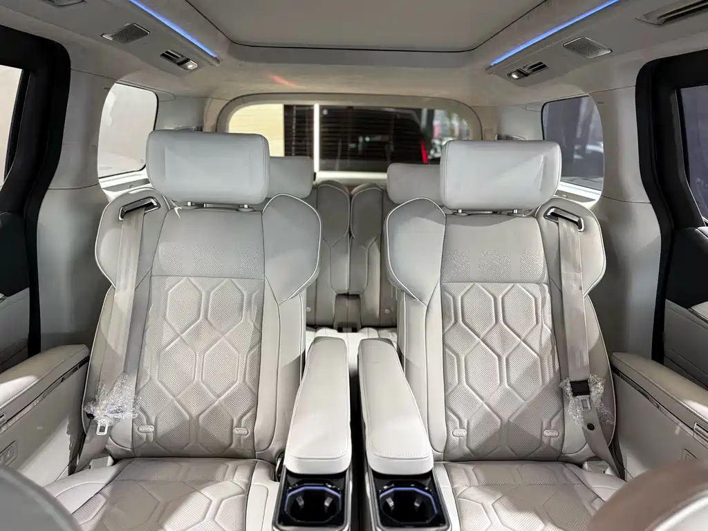 Volvo EM90 — миниатюра 24