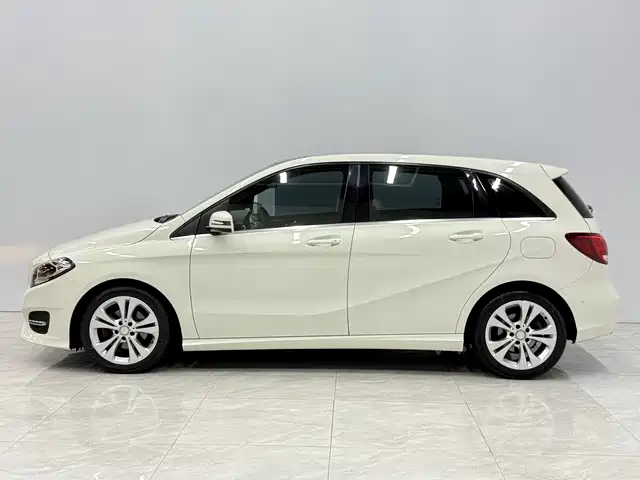 Mercedes-Benz B-Class — миниатюра 2