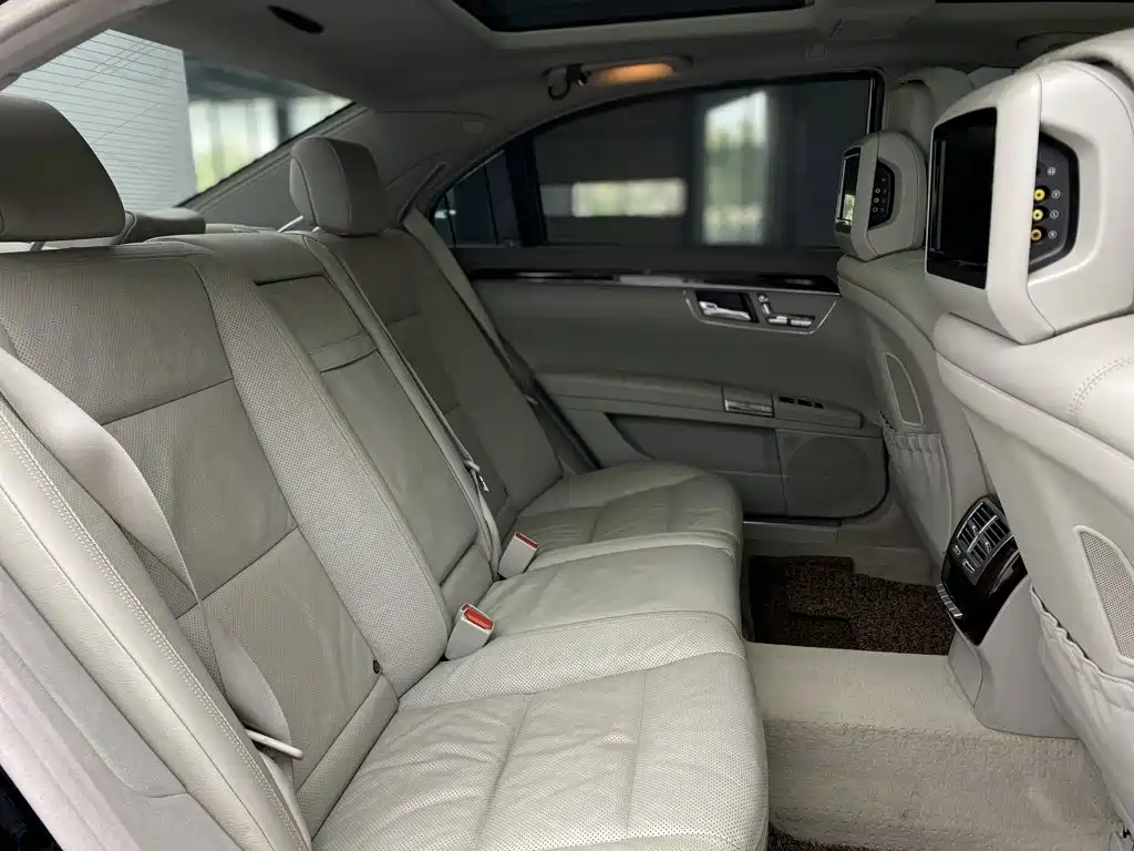Mercedes-Benz S-Class — миниатюра 27