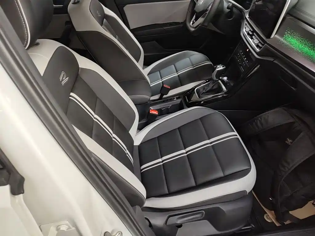 Volkswagen T-Roc — миниатюра 25