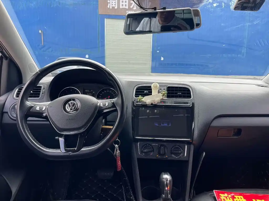 Volkswagen Polo — миниатюра 8