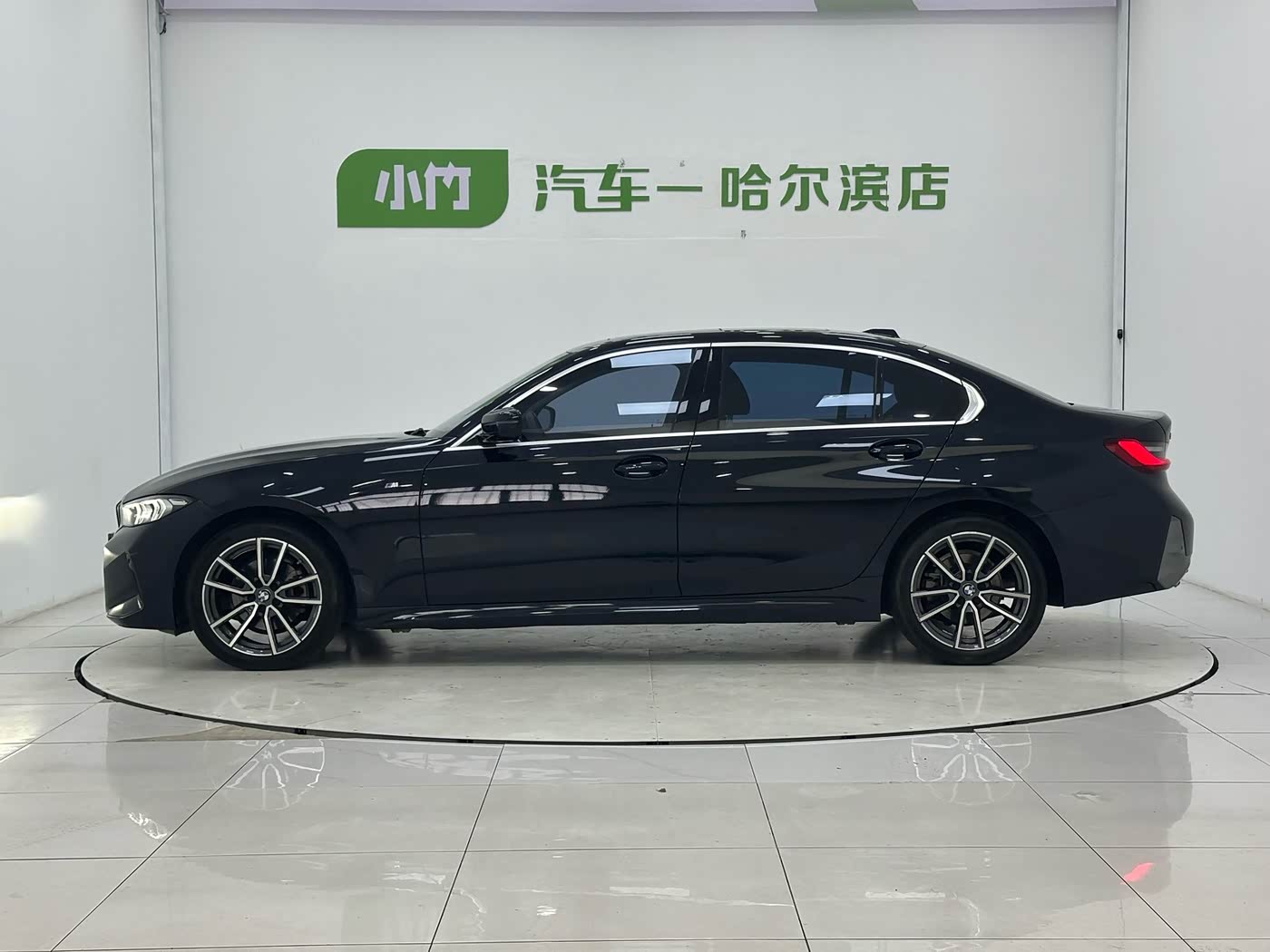 BMW 3 Series 2.0 л 2023 г. Чёрный, пробег 33000 км