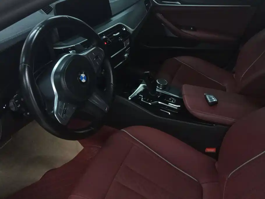BMW 5 Series — миниатюра 9