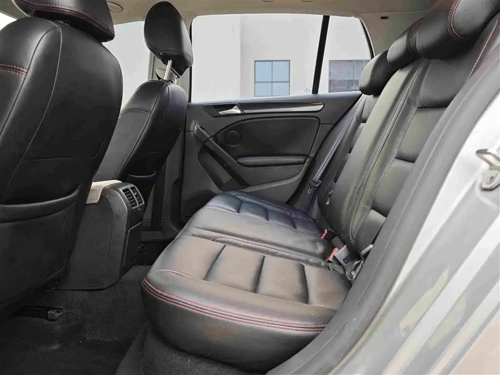 Volkswagen Golf — миниатюра 12