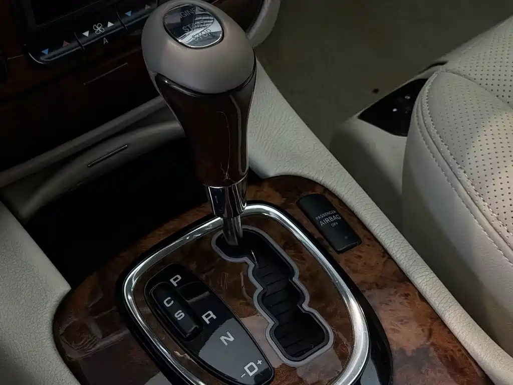 Mercedes-Benz S-Class — миниатюра 10