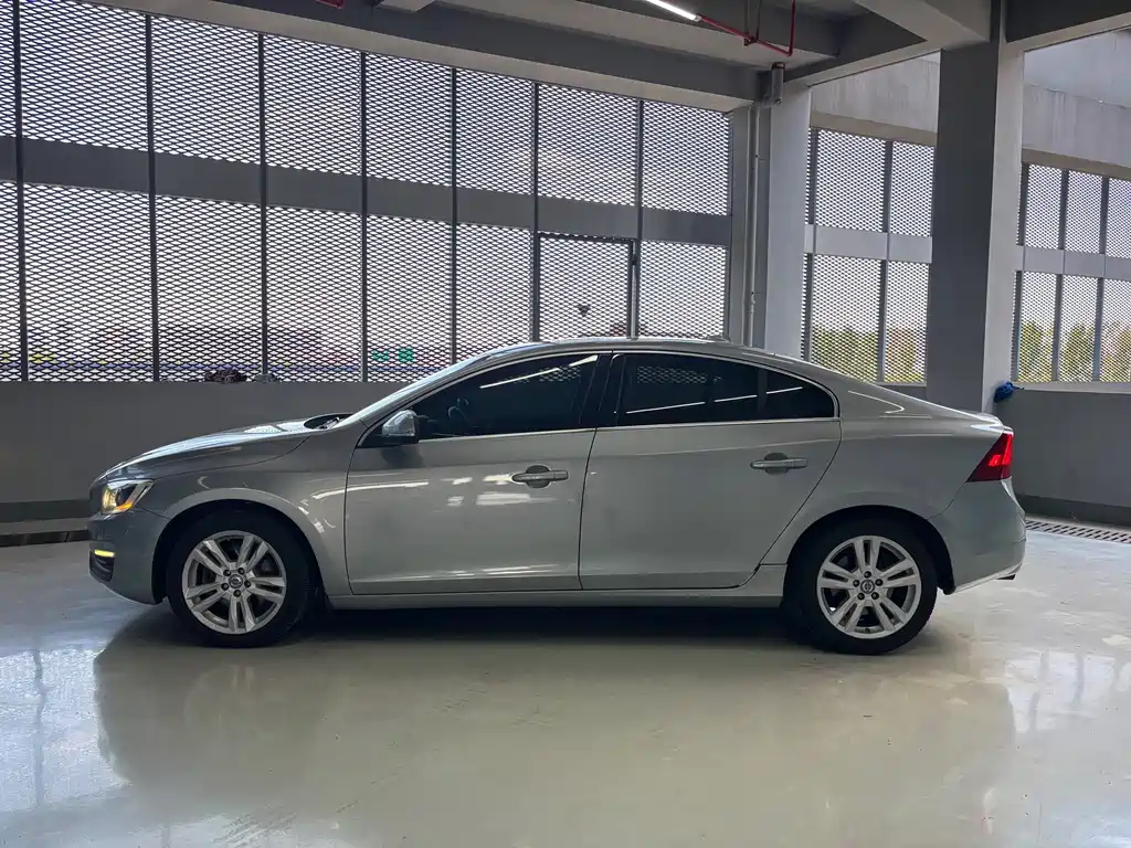Volvo S60 — миниатюра 12