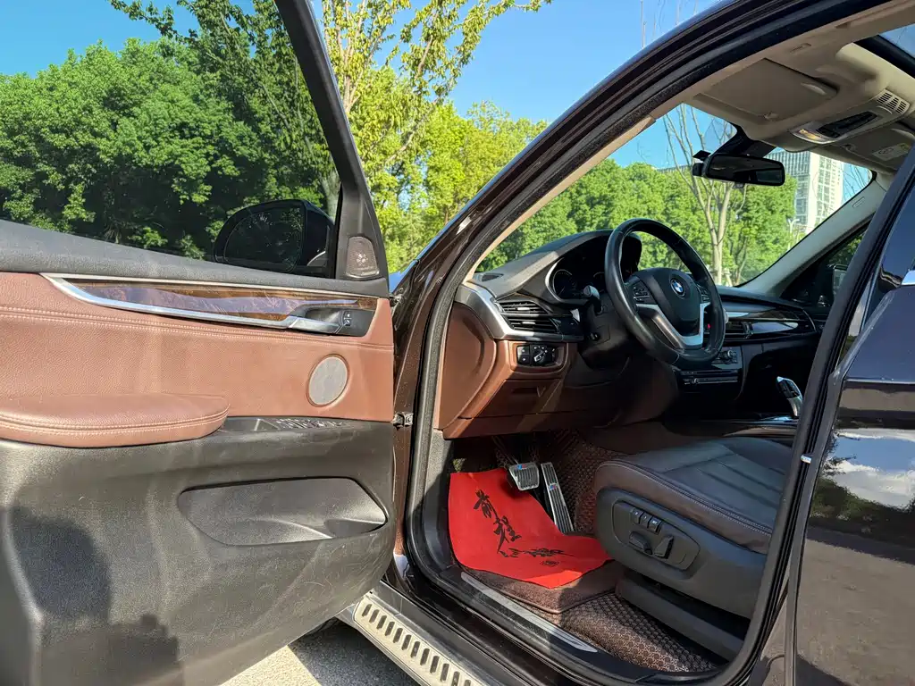 BMW X5 (Import) — миниатюра 6