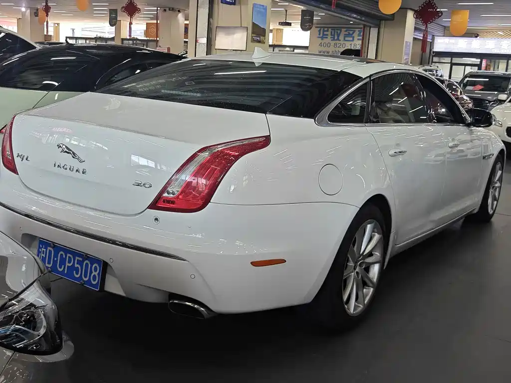 Jaguar XJ — миниатюра 4