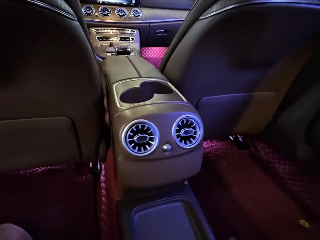 Mercedes-Benz E-Class — миниатюра 18